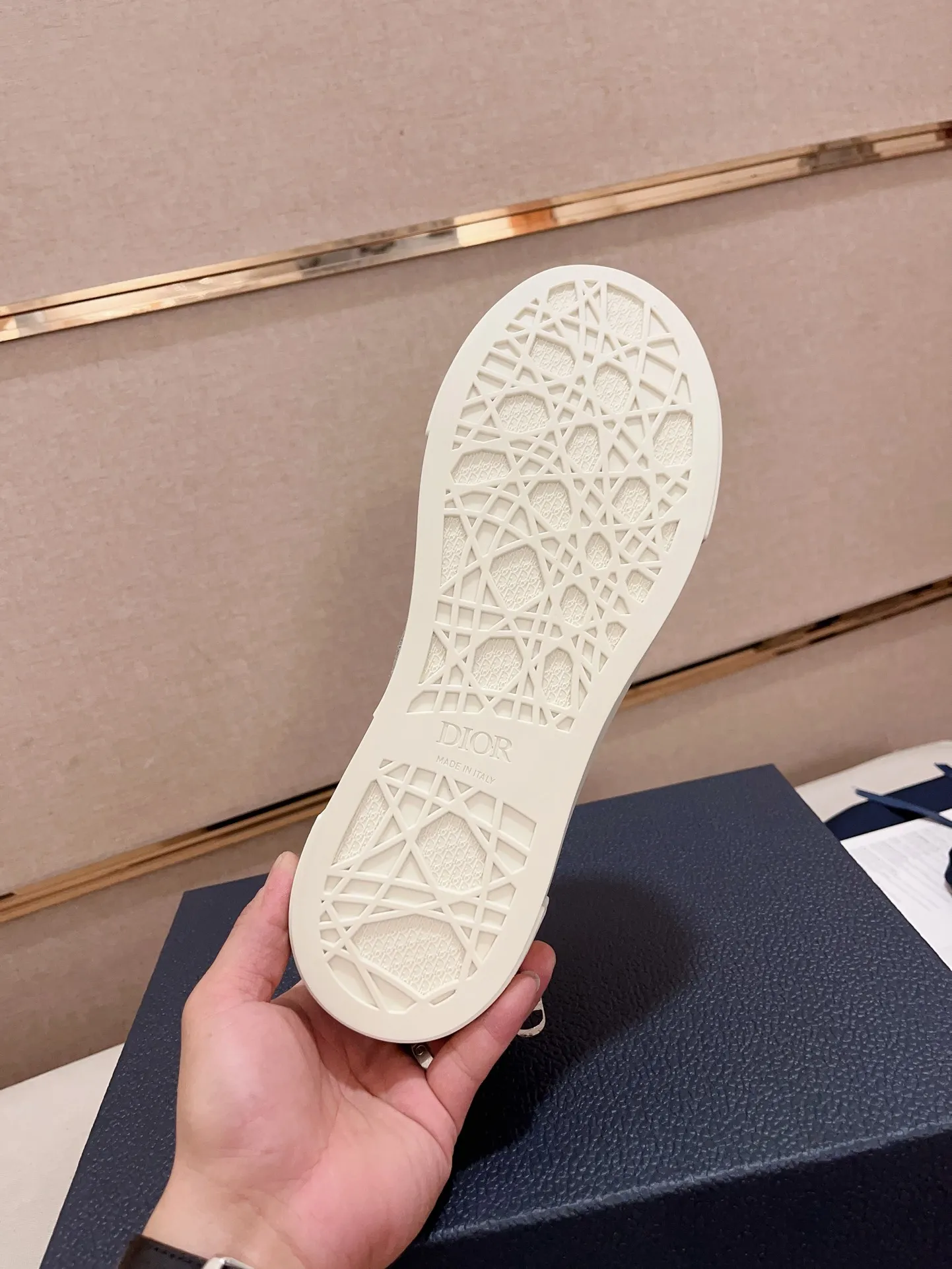 Men's shoes 💰: 640💰[Dior·Dior] Top 🔍Couple model💏🔍New casual sports style couple shoes, new four-season design, perfect workmanship, lace-up lazy style to create wardrobe quality, upper: imported first-layer cowhide, sheepskin lining is soft and comfortable, ultra-light TPU wear-resistant outsole, simple, versatile fashion men's shoes, excellent color code number 35--44